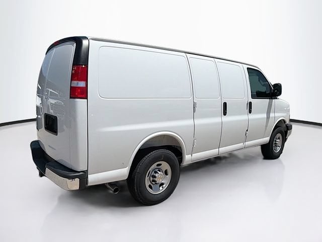 2026 Chevrolet Express Cargo Work Van - Photo 7