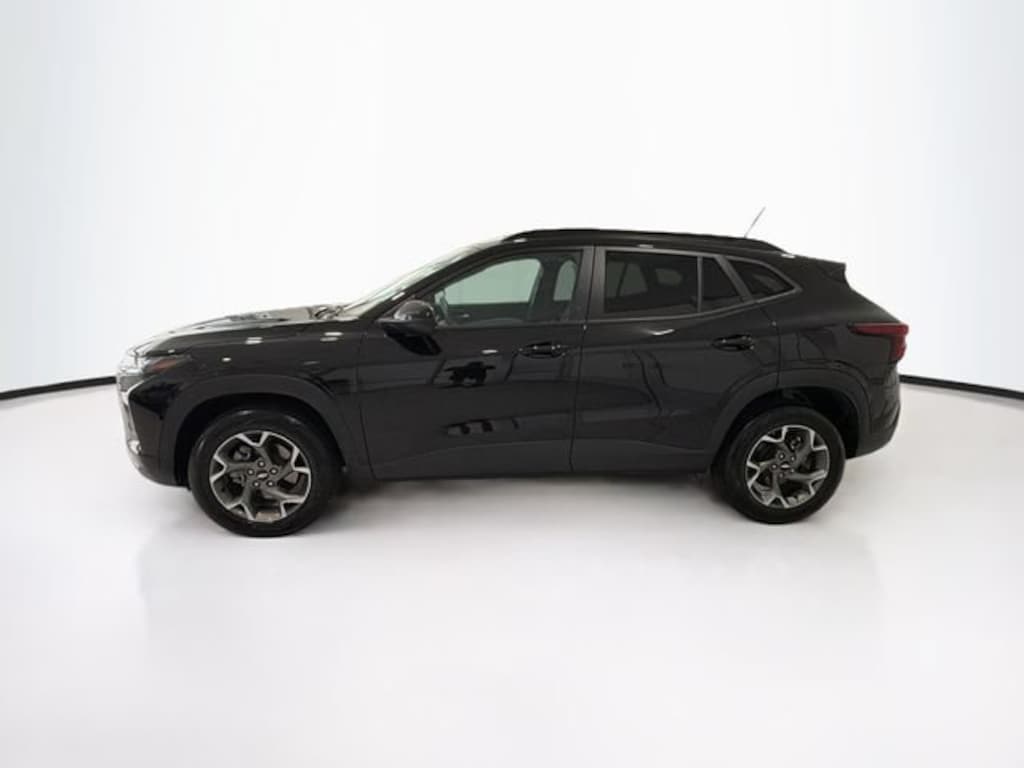 Used 2024 Chevrolet Trax LT SUV