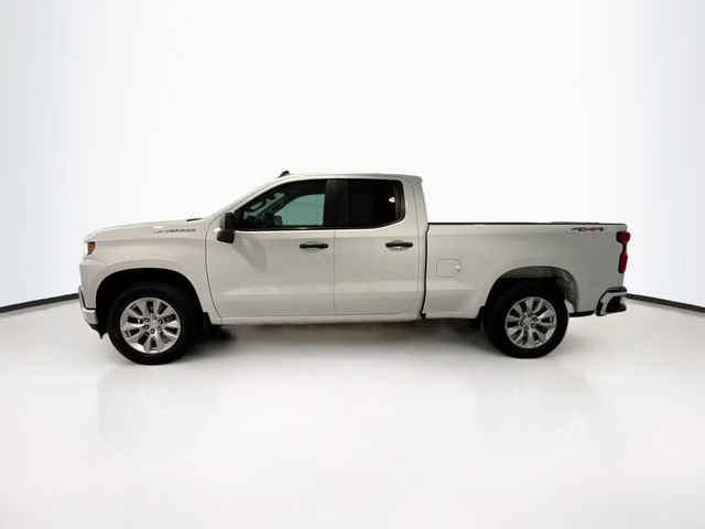 2022 Chevrolet Silverado 1500 Custom photo 2