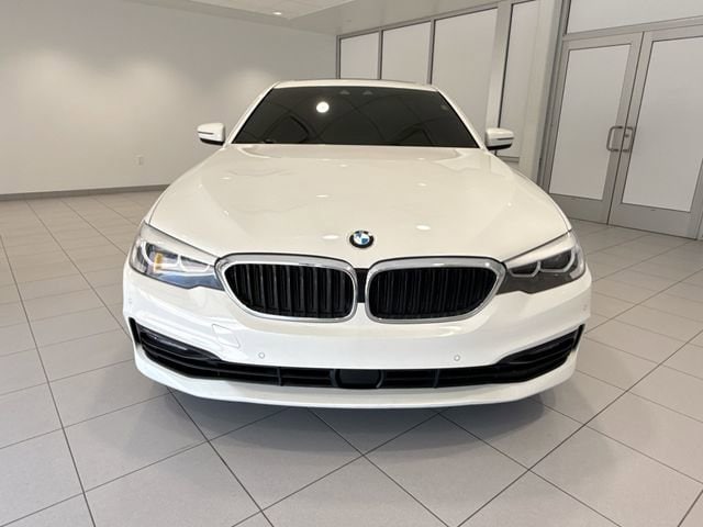 Used 2018 BMW 5 Series 540i with VIN WBAJE7C59JG891885 for sale in Jefferson City, MO