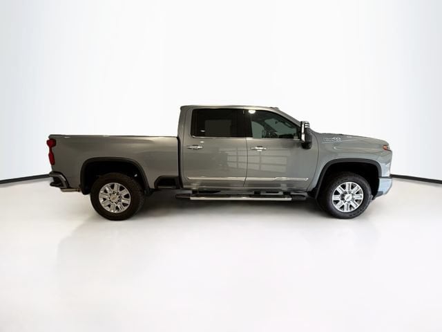 2024 Chevrolet Silverado 3500HD High Country - Photo 8