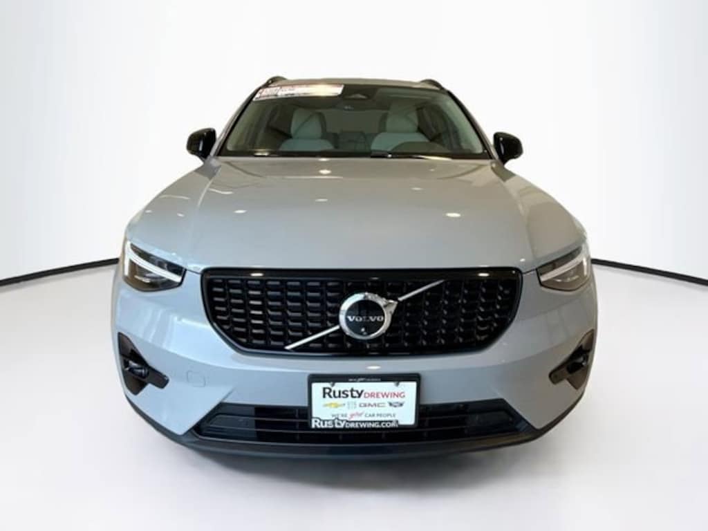 Used 2024 Volvo XC40 Ultimate Dark Theme SUV