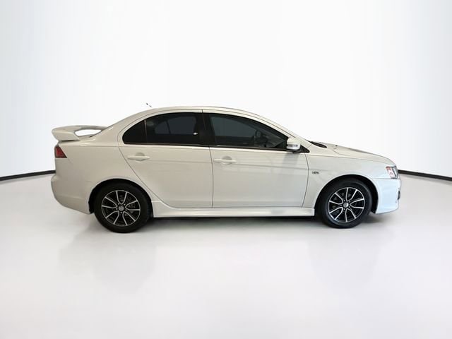 2017 Mitsubishi Lancer ES - Photo 8