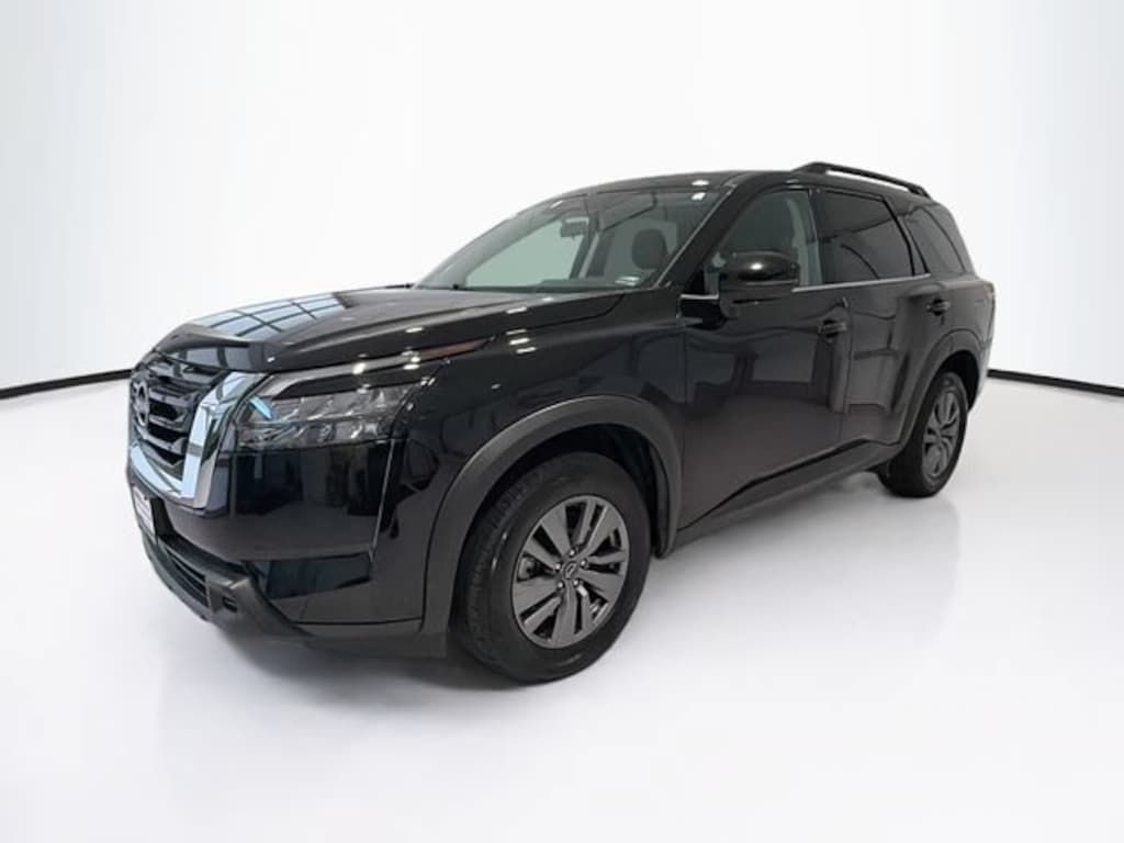 Used 2025 Nissan Pathfinder SV SUV