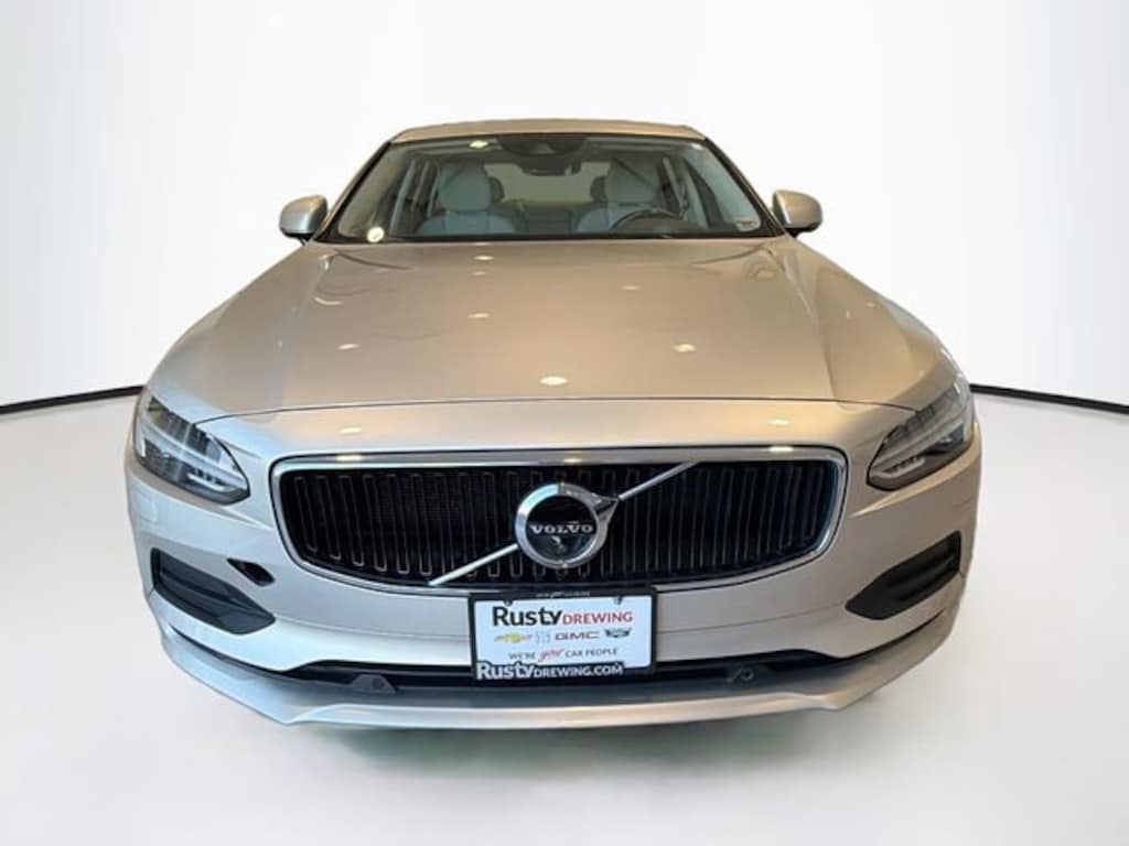 Used 2018 Volvo S90 T6 Momentum Sedan