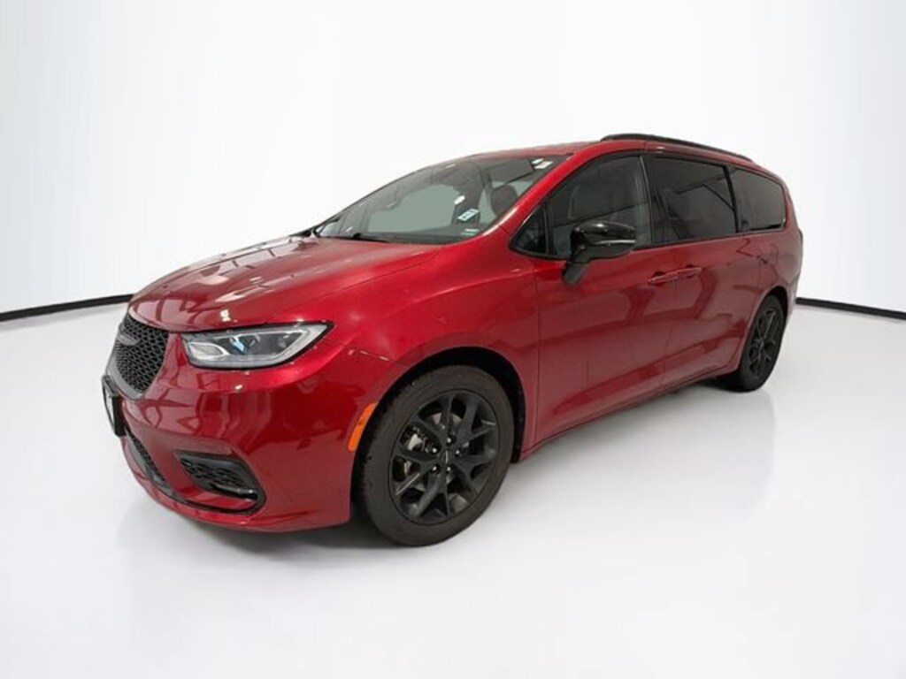 Used 2025 Chrysler Pacifica Limited Van Passenger Van