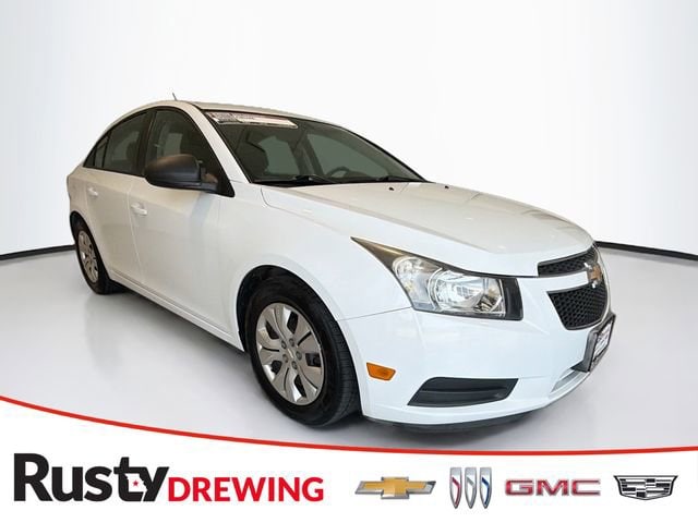 2013 Chevrolet Cruze LS Auto's photo
