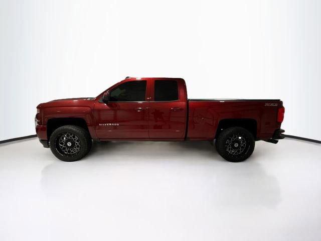 2017 Chevrolet Silverado 1500 LT photo 4