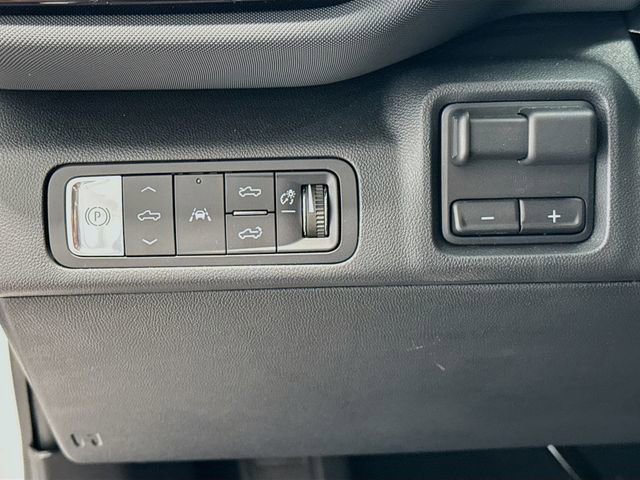 2025 Chevrolet Silverado EV RST - Photo 9