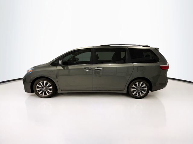 2020 Toyota Sienna XLE photo 4