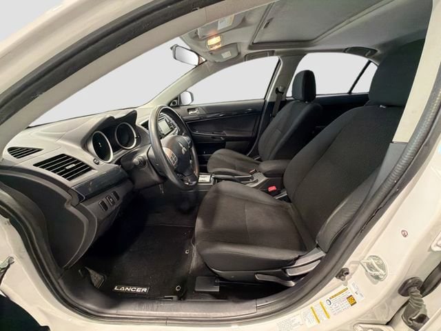 2017 Mitsubishi Lancer ES - Photo 18