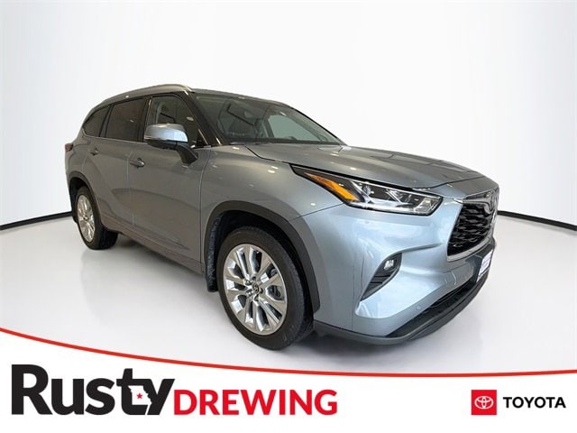 2023 Toyota Highlander Limited's photo