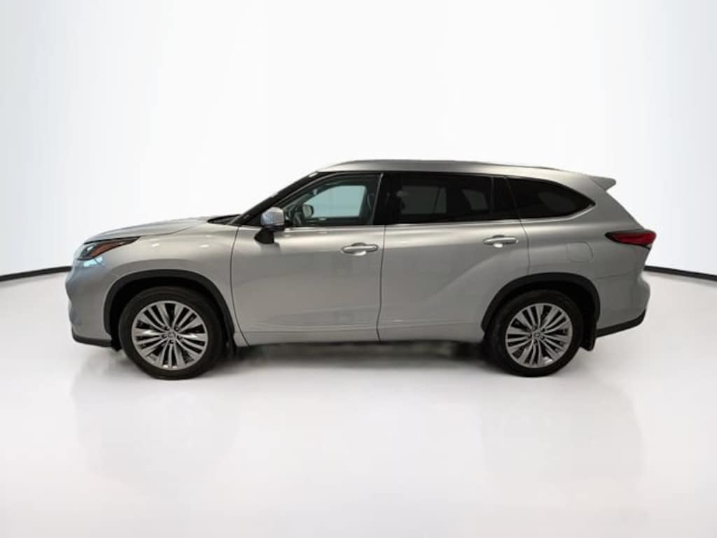 Certified 2022 Toyota Highlander Hybrid Platinum SUV