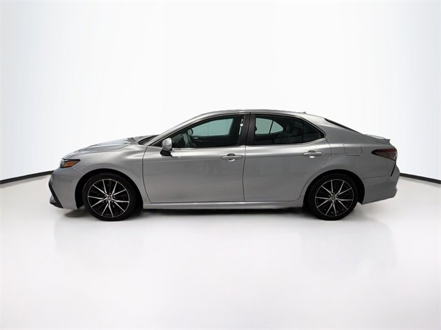 2024 Toyota Camry Hybrid SE photo 4