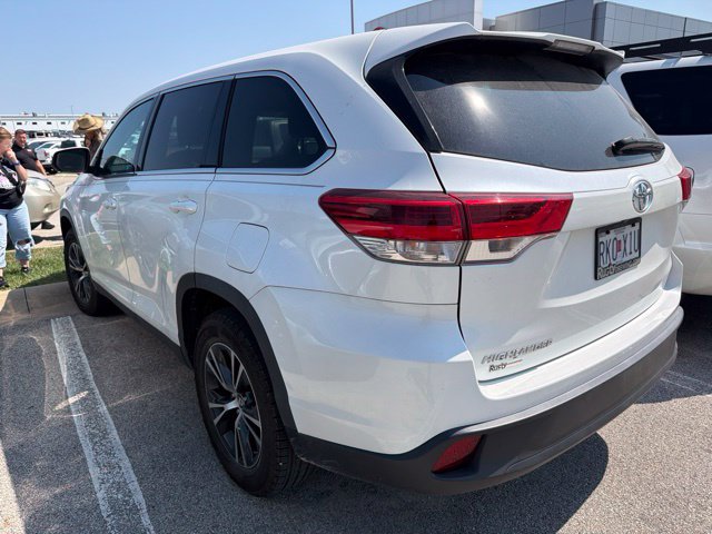 Used 2019 Toyota Highlander LE V6 SUV