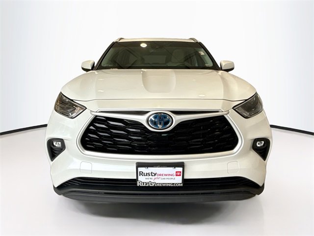 2022 Toyota Highlander Hybrid XLE photo 2