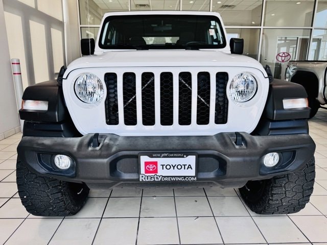 Used 2020 Jeep Gladiator Sport S with VIN 1C6HJTAG6LL131053 for sale in Jefferson City, MO