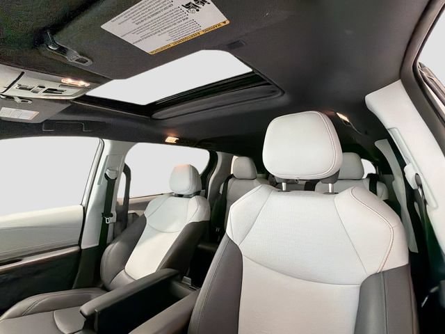 2023 Toyota Sienna 19