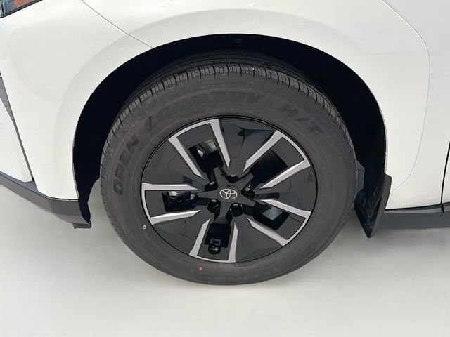 2026 Toyota bZ XLE - Photo 24