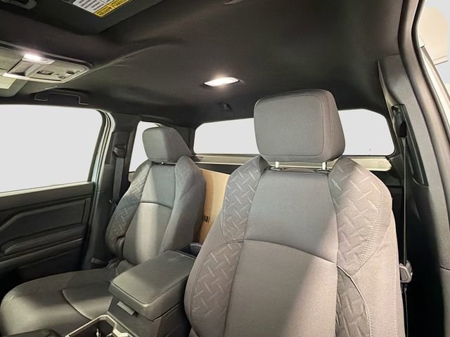 2026 Toyota Tacoma SR5 - Photo 18