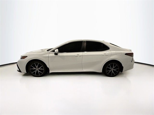2024 Toyota Camry SE photo 4
