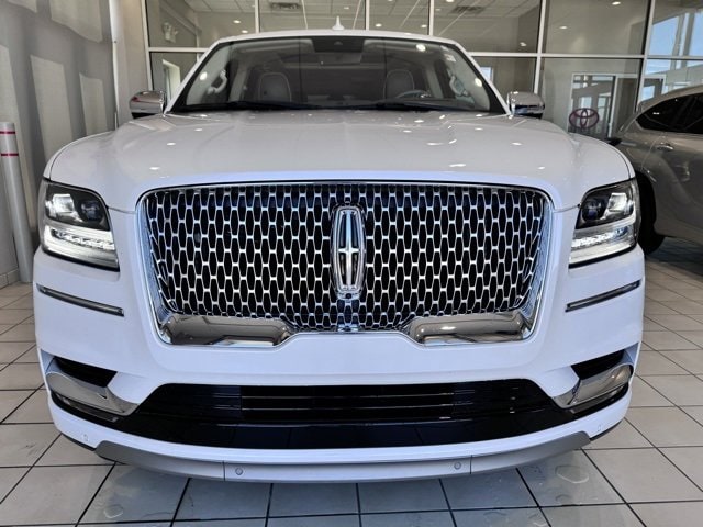 Used 2019 Lincoln Navigator Black Label with VIN 5LMJJ3TT4KEL25290 for sale in Jefferson City, MO