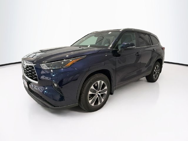 Used 2023 Toyota Highlander XLE SUV