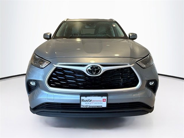2022 Toyota Highlander XLE photo 2