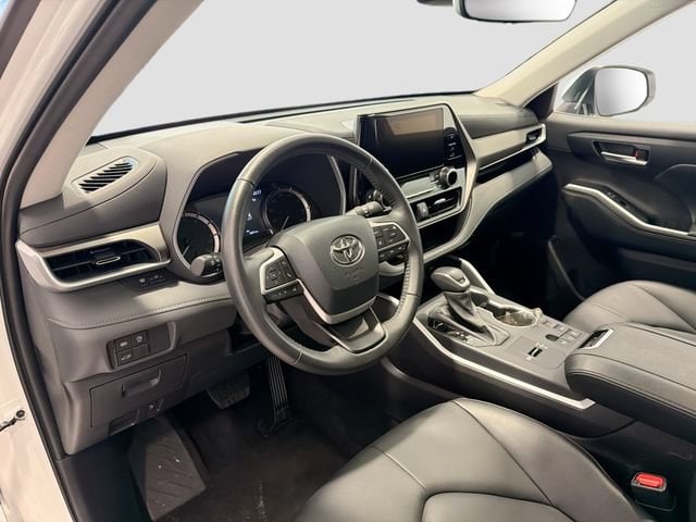 2025 Toyota Highlander 8