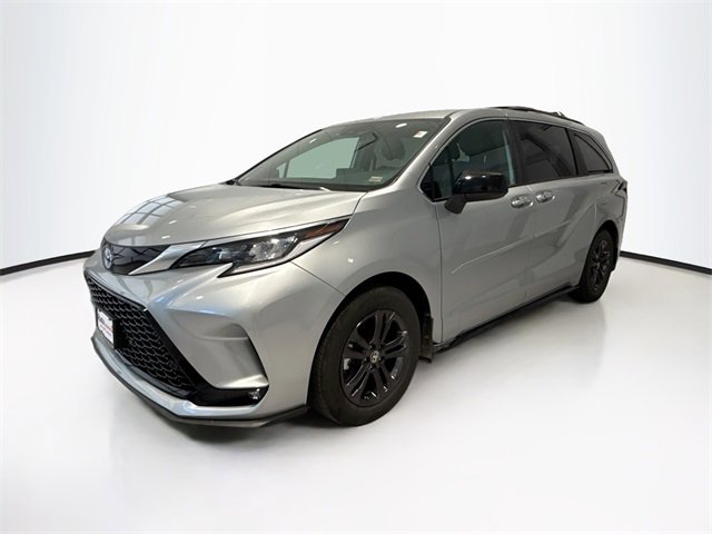 2024 Toyota Sienna XSE photo 3