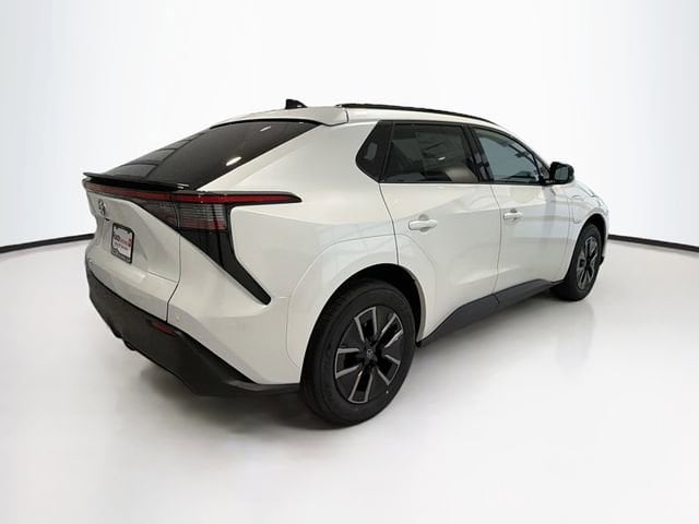 2026 Toyota bZ XLE - Photo 6