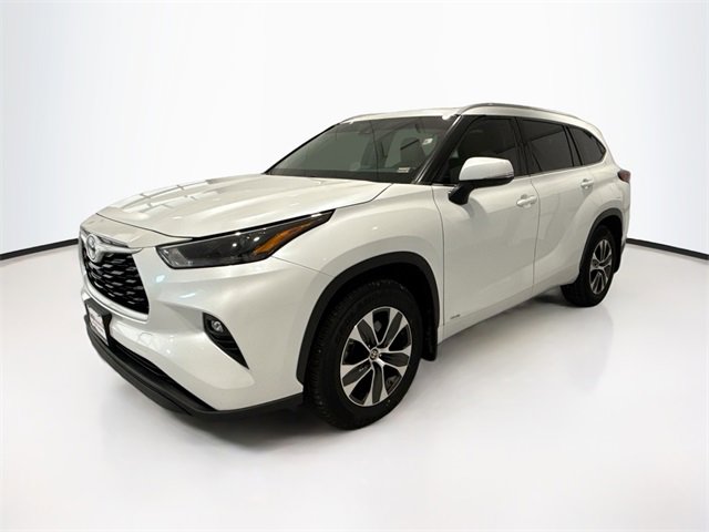 2022 Toyota Highlander Hybrid XLE photo 3