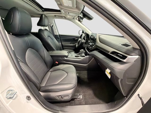 2025 Toyota Highlander 24