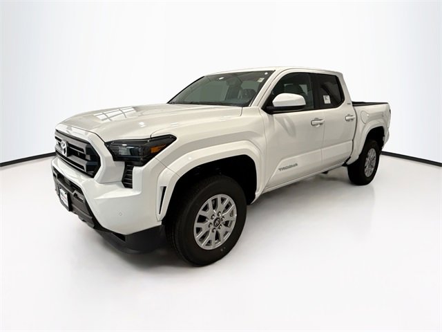 2025 Toyota Tacoma SR5 photo 3