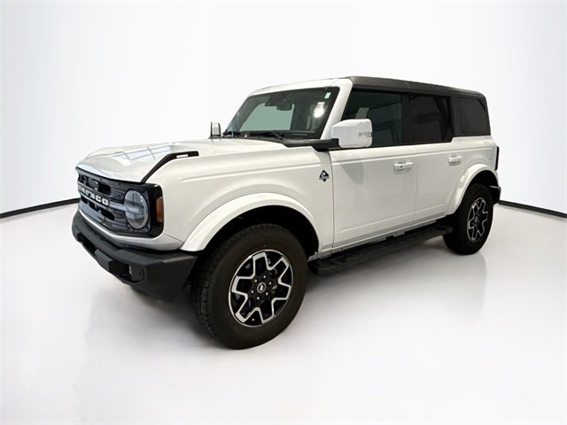 2024 Ford Bronco Outer Banks photo 3