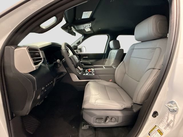 2026 Toyota Tundra SR5 - Photo 17