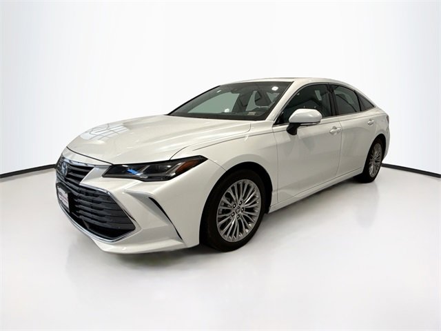 2022 Toyota Avalon Hybrid Limited photo 3