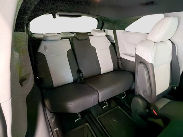 2023 Toyota Sienna 23