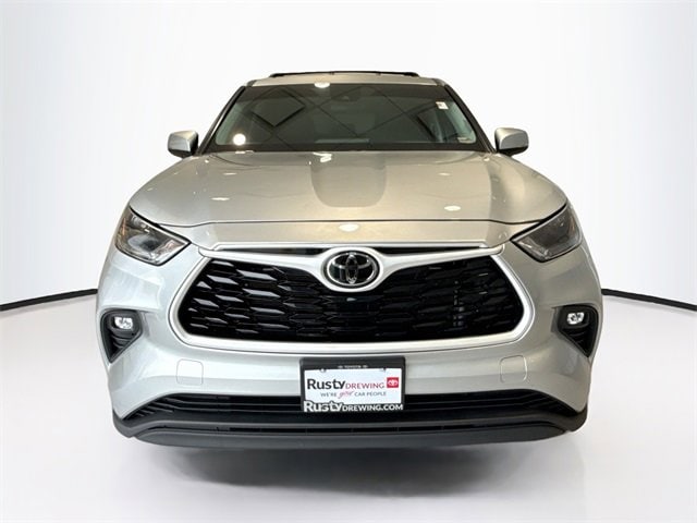 Used 2023 Toyota Highlander LE with VIN 5TDKDRBH4PS518950 for sale in Jefferson City, MO