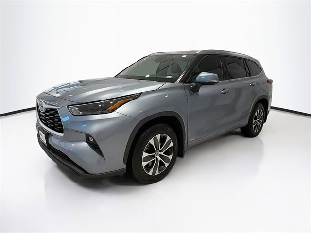 2022 Toyota Highlander Hybrid XLE photo 3