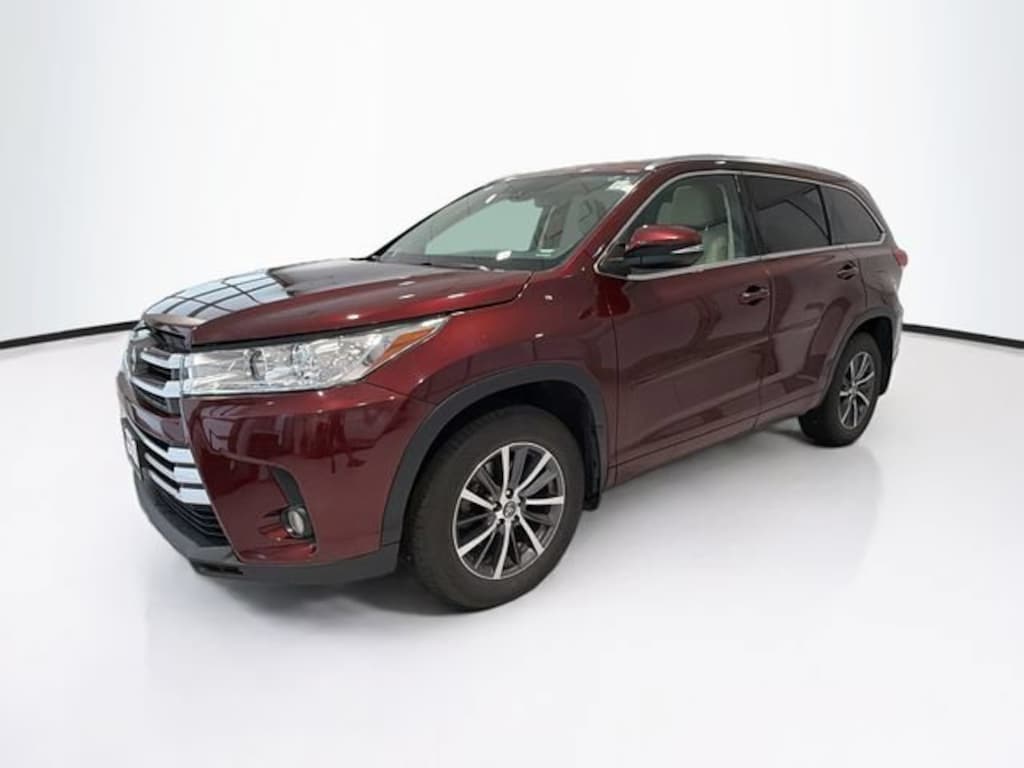 Certified 2017 Toyota Highlander XLE V6 SUV