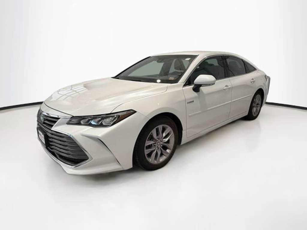 Used 2020 Toyota Avalon Hybrid XLE Sedan