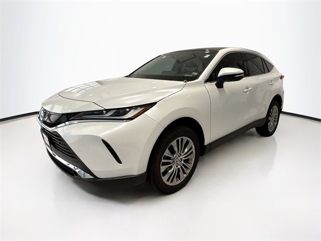 2024 Toyota Venza LE photo 3