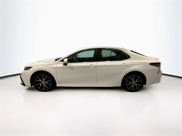 2024 Toyota Camry SE photo 4