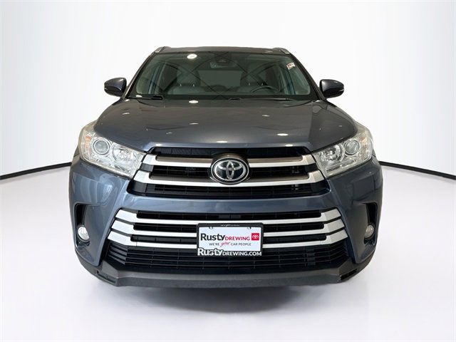 Used 2019 Toyota Highlander XLE with VIN 5TDJZRFH9KS730341 for sale in Jefferson City, MO