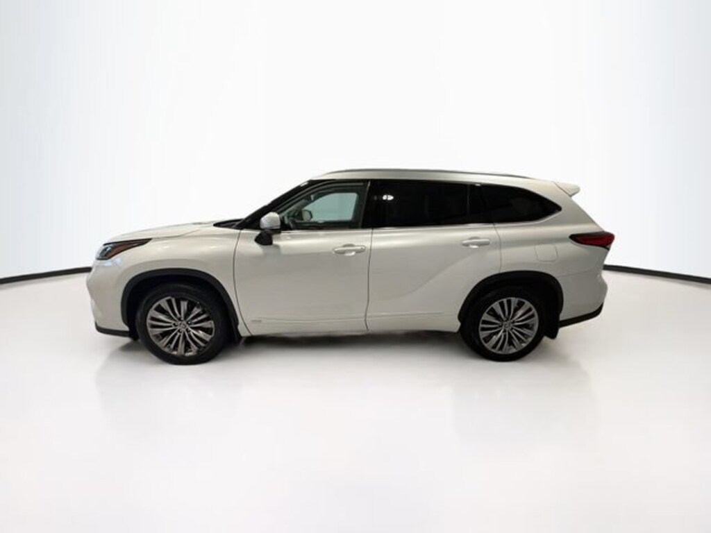 Used 2022 Toyota Highlander Hybrid Platinum SUV