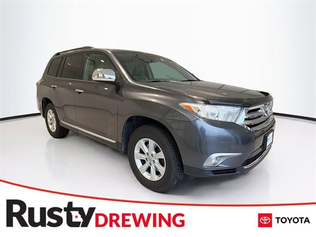 2013 Toyota Highlander Plus's photo