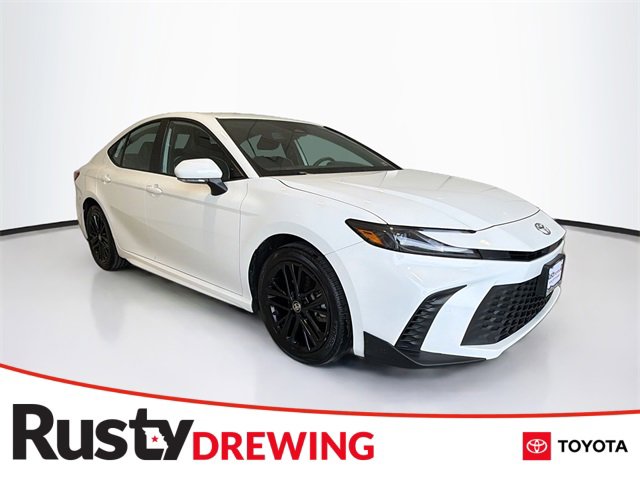 2025 Toyota Camry SE's photo