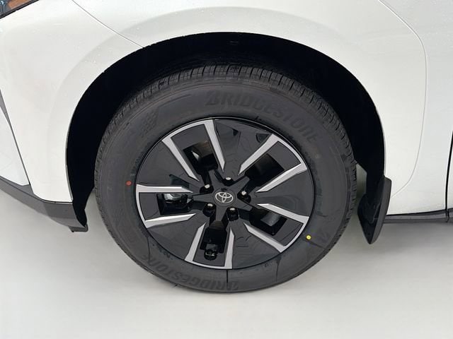 2026 Toyota bZ XLE - Photo 24
