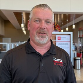 Staff member Dennis Beck from ID_7e84bff9af85